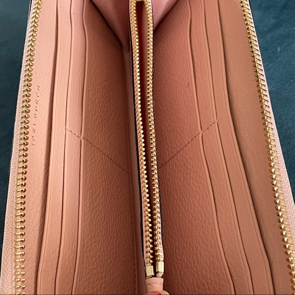 Tory Burch McGraw Continental Wallet in Pink Leather - Picture 7 of 8